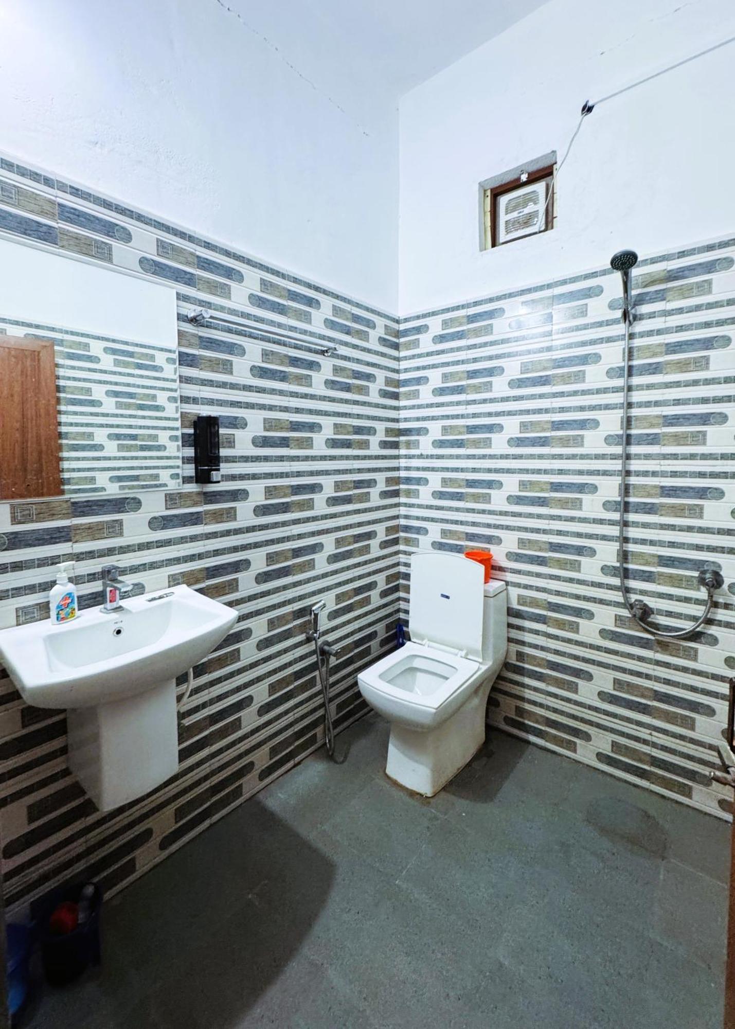 Vcs Apartments Parassinikadavu Parassinikkadavu المظهر الخارجي الصورة